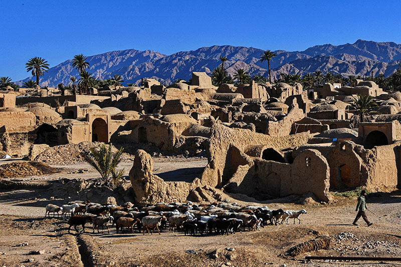 Esfahak